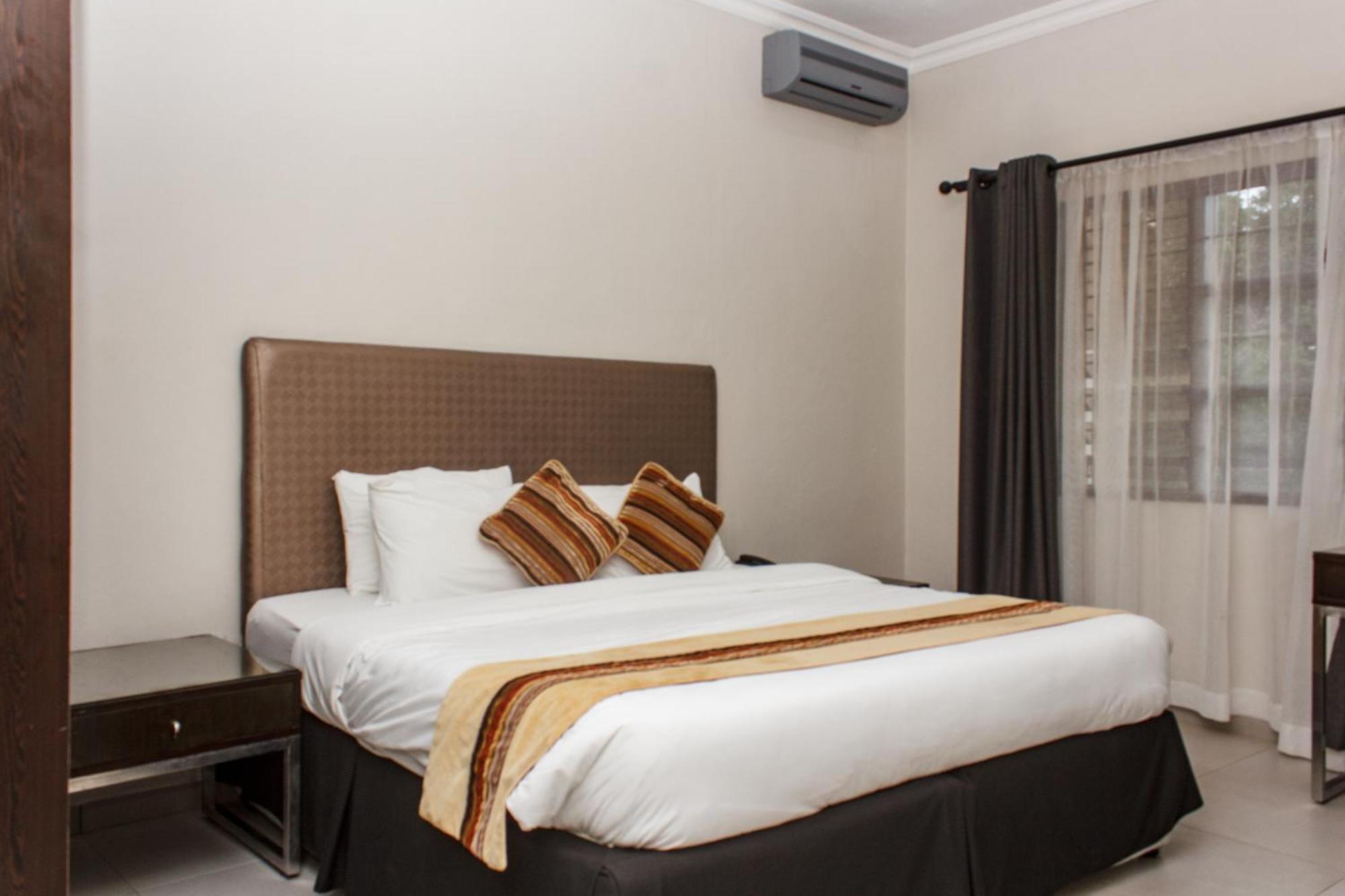 Cedar Place Limited Blantyre Extérieur photo