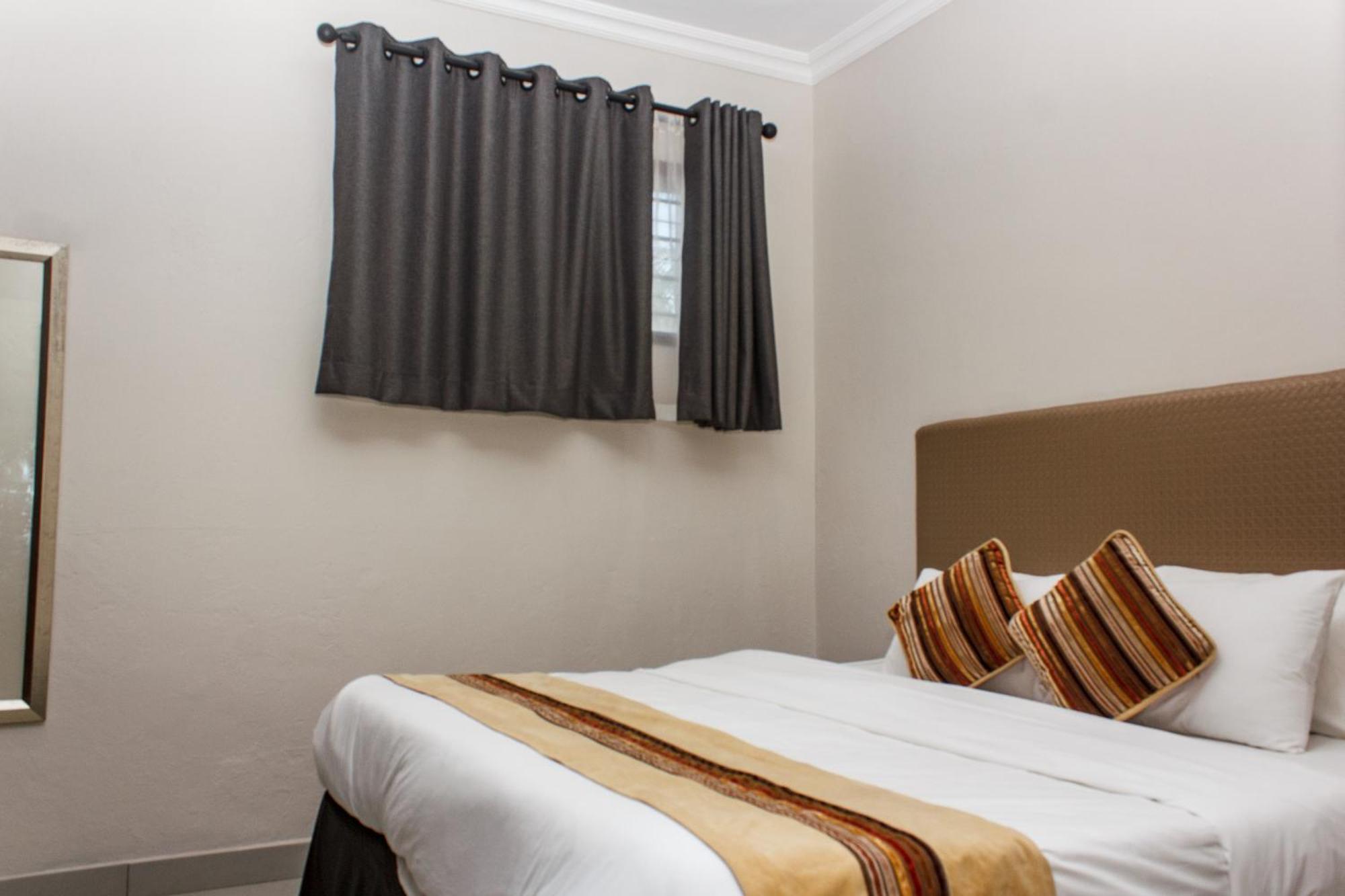 Cedar Place Limited Blantyre Extérieur photo