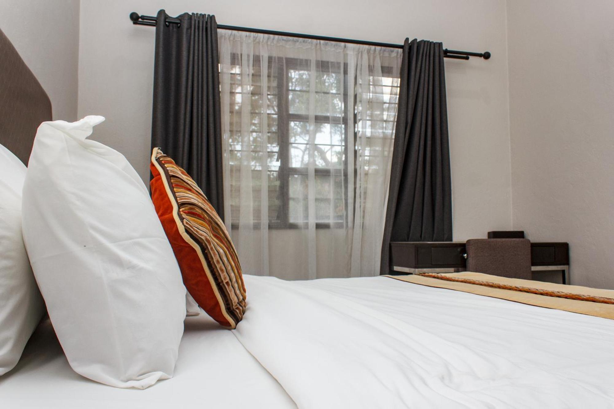 Cedar Place Limited Blantyre Extérieur photo
